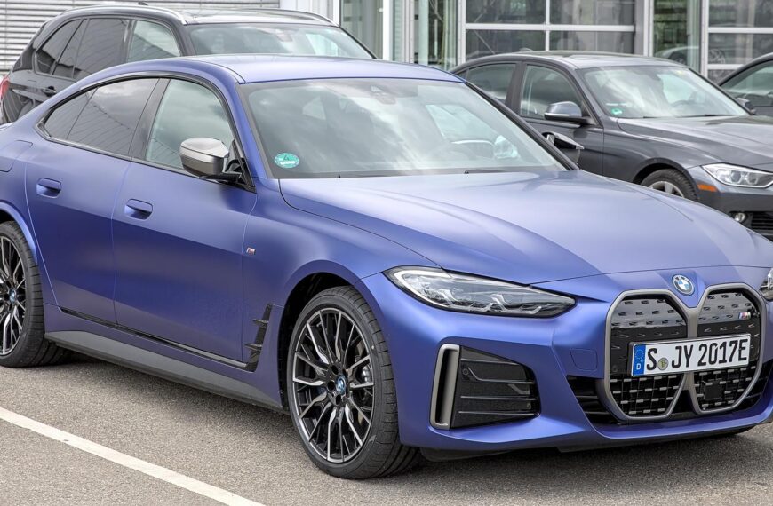 BMW i4 – dane techniczne – przyspieszenie, wymiary, cena.