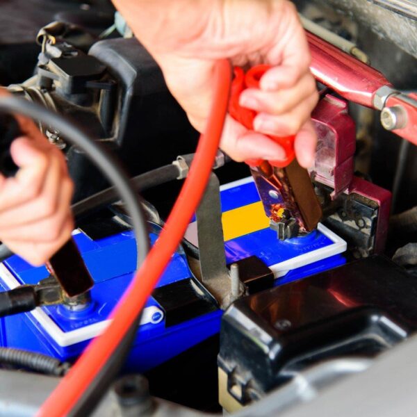 Jak dbać o akumulator samochodowy?
