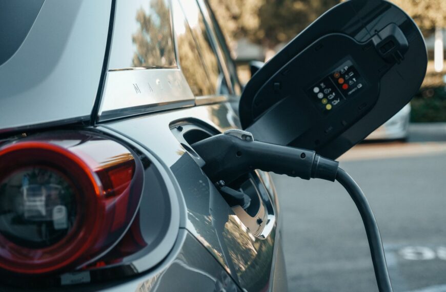 Elektromobilność przyszłości: Porównanie najnowszych modeli aut elektrycznych na rynku.