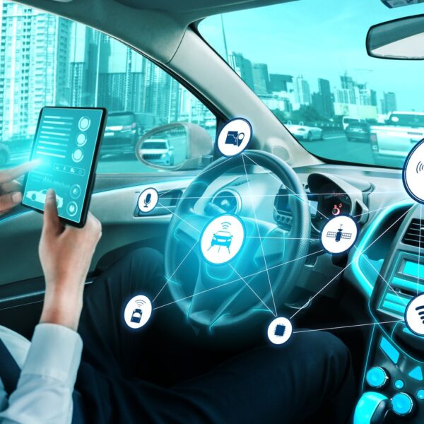 Jak sztuczna inteligencja zmienia nawigację samochodową i asystentów kierowcy?