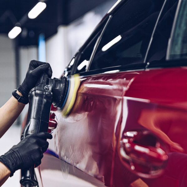 Historia motoryzacji w Polsce: od PRL do współczesności.