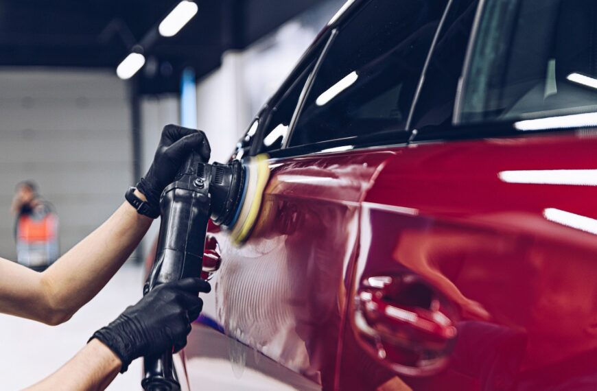 Historia motoryzacji w Polsce: od PRL do współczesności.