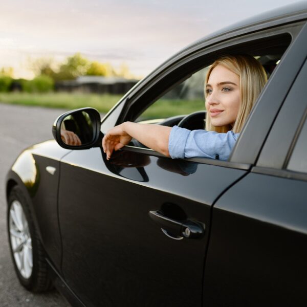 Jak przygotować samochód do długiej podróży na wakacje?