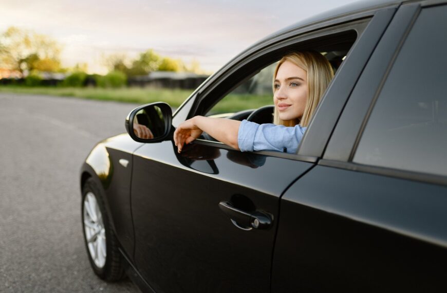 Jak przygotować samochód do długiej podróży na wakacje?